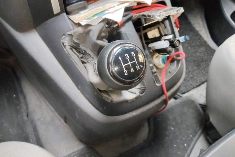 Used Jinbei Express 2017 2.0L Standard Version V19 Gear Lever