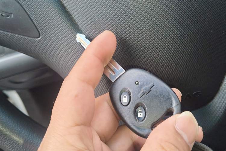 Used Chevrolet Sail 2013 Sedan 1.2L Manual Fashionable Happiness Edition
