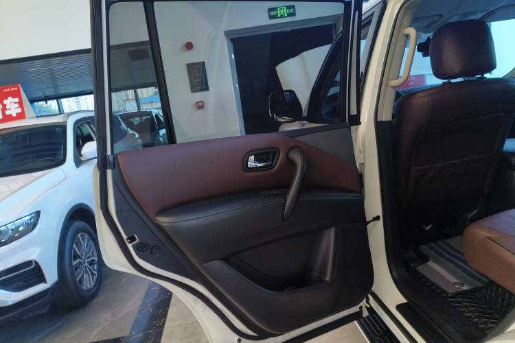 Used Nissan Patrol (Parallel Import) 2018 4.0L Automatic 7-Seater Middle East Version
