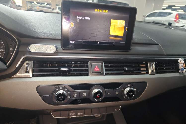 Used Audi A4L 2019 35 TFSI Ambition China VI
