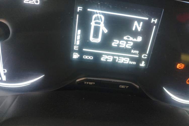 Used Wuling Jiachen 2022 1.5L Manual Enjoyment Elite Model
