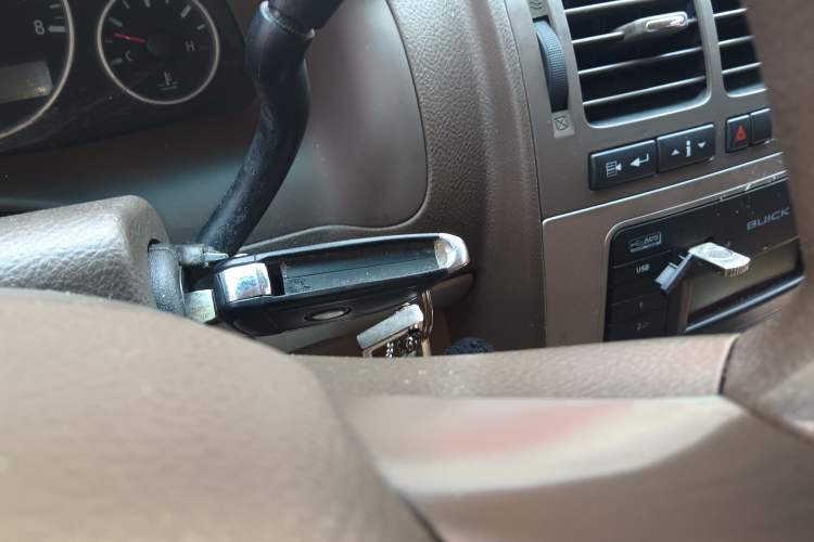 Used Buick GL8 2014 2.4L Comfort Edition
