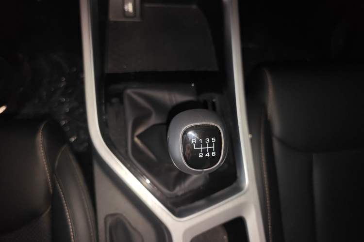 Used Wuling Jiachen 2022 1.5L Manual Comfort Edition Gear Lever