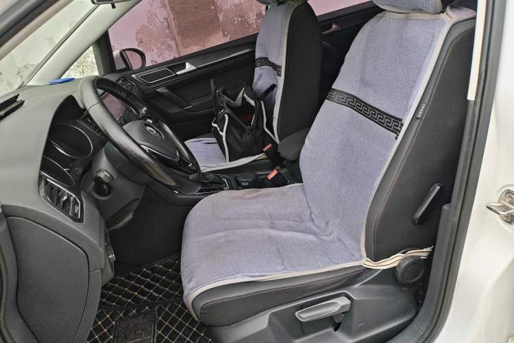 Used Volkswagen Golf Sportsvan 2016 230TSI Automatic Trend Edition
