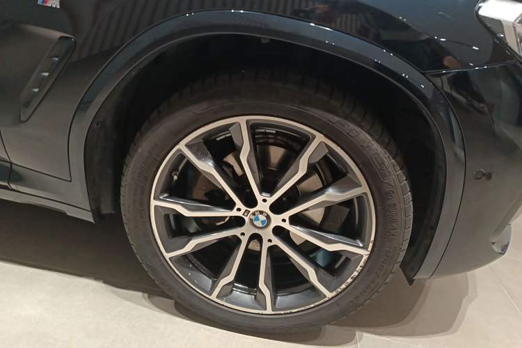 Used BMW X3 2022 xDrive30i Luxury Model M Night Sky Package Right Front Wheel Hub