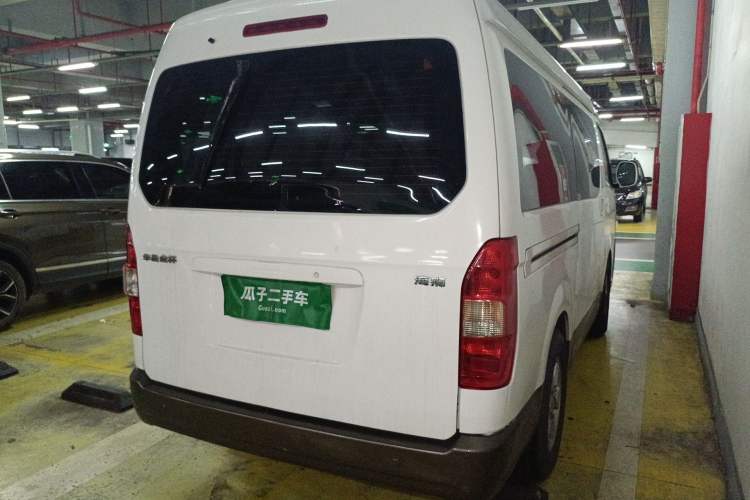 Used Jinbei Hiace 2016 2.0L Luxury Version V19 Rear Right 45 Deg