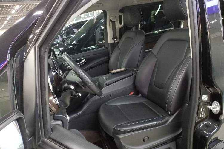 Used Mercedes-Benz V-Class 2021 V 260 Avantgarde Edition
