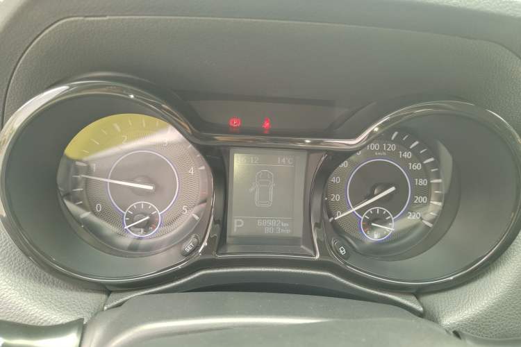 Used JMC Yusheng S350 2016 2.4T Automatic 2WD Diesel Luxury 5-Seater
