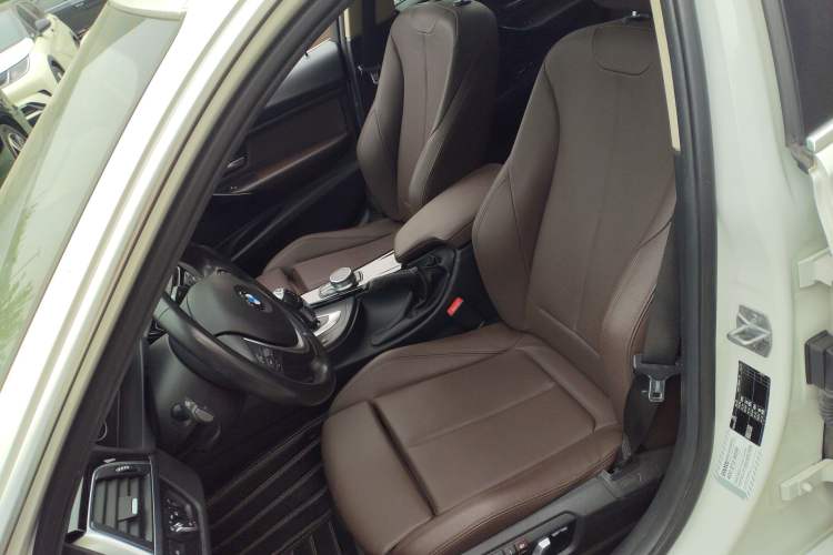 Used BMW 3 Series 2019 320Li Fashion Model Left Front Seat