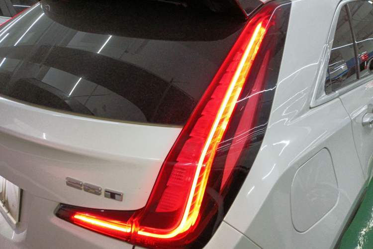 Used Cadillac XT4 2018 28T Two-Wheel Drive Leading Version