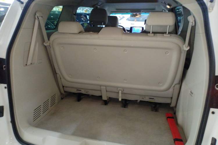 Used Buick GL8 2021 Land Cruiser Executive Class 652T Comfort Model Trunk