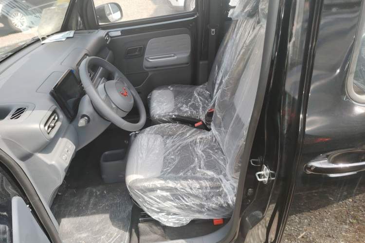 Used Wuling Zhiguang New Energy 2025 Model 305km Ambitious Edition Left Front Seat