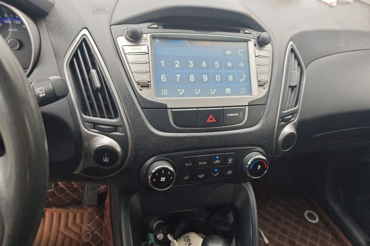 Used Hyundai ix35 2012 2.0L Automatic Two-Wheel Drive New Edition GL
