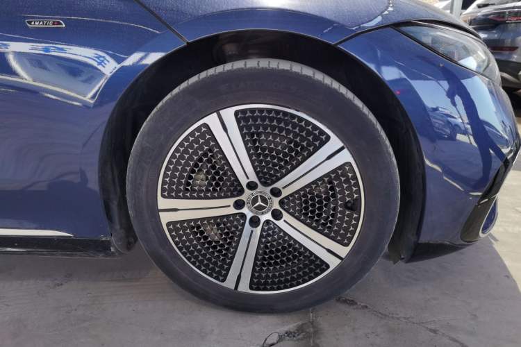 Used Mercedes-Benz EQS 2022 450+ Luxury Edition Right Front Wheel Hub