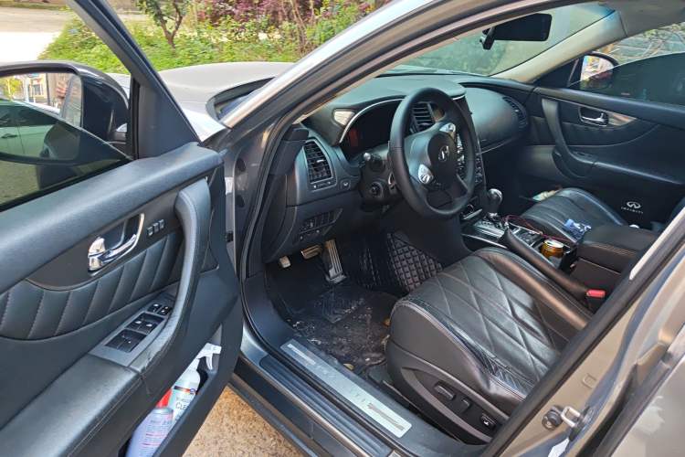 Used Infiniti FX 2010 FX35 Standard Edition Driver Seat