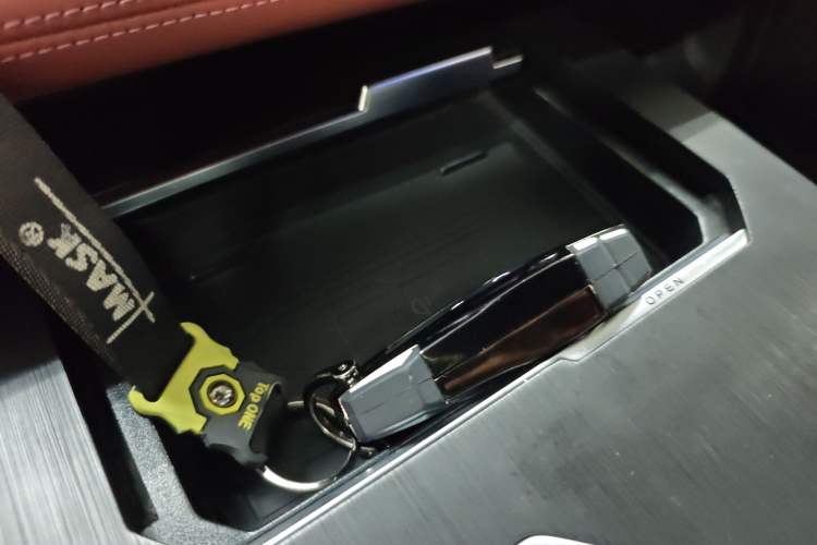 Used CHANGAN UNI-K 2023 2.0T Two-Wheel Drive Yue Ling Trim