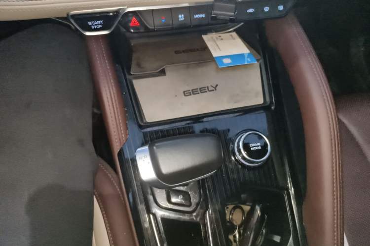 Used Geely Auto Monjaro L 2021 2.0TD DCT EVO Two-Wheel Drive Smart Luxury Version Gear Lever