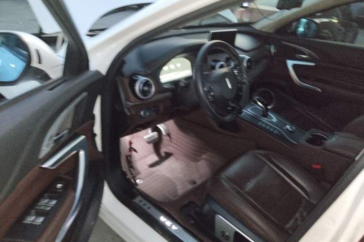 Used Wey VV7 2019 Upgraded Model 2.0T Flagship Version China V Standard