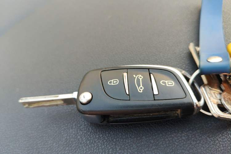 Used DS 5LS 2014 1.8L automatic Comfort version VTi140