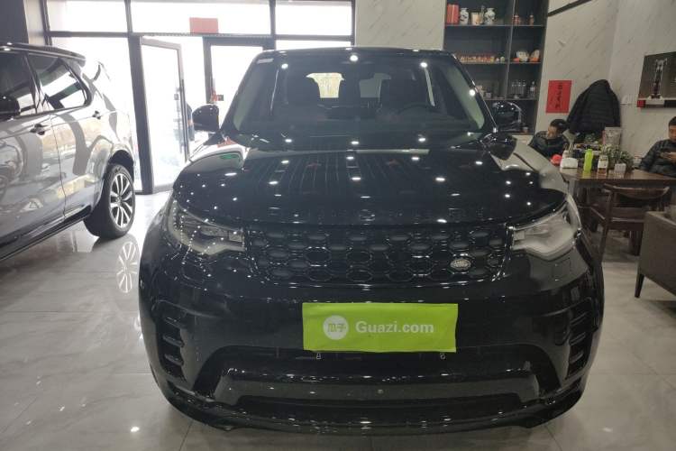 Used Land Rover Discovery 2021 360 PS R-Dynamic SE Front