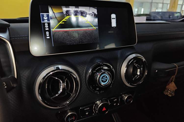 Used BAIC Off-Road BJ40 2024 2.0D Blade Hero Glory Edition Audio And AC Panel