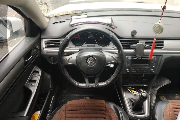 Used Volkswagen Bora 2016 1.6L Manual Fashion Edition Steering Wheel