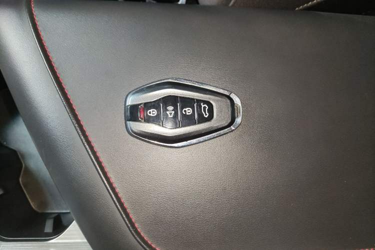 Used JETOUR X70 2023 1.5T DCT Beyond PRO Edition 5-Seater
