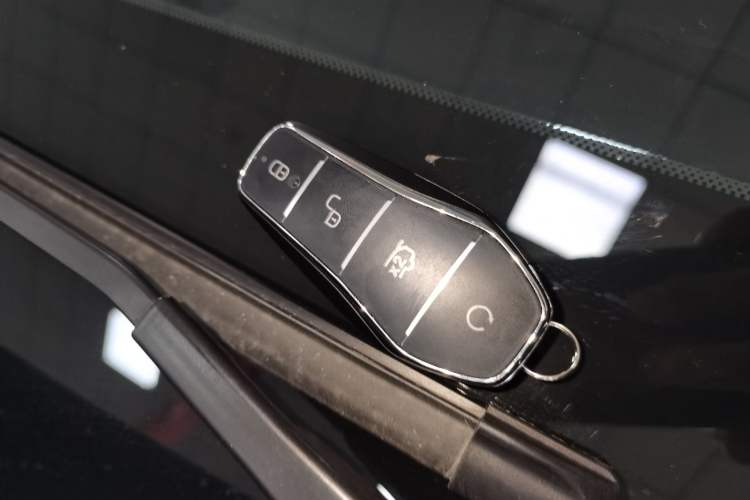 Used BYD Qin L 2025 DM-i Smart Drive 120KM Excellence Model
