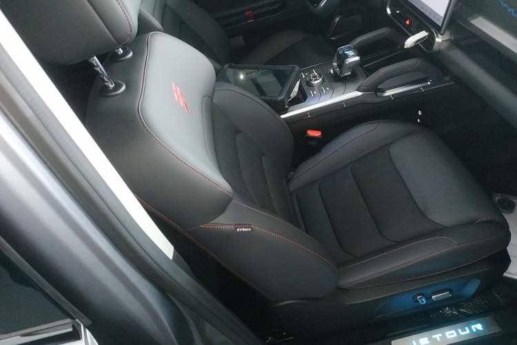 Used JETOUR Traveler C-DM 2024 C-DM 129KM Linye Edition Right Front Seat