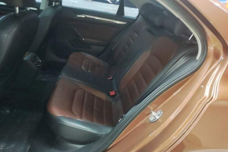 Used Volkswagen Lamando 2015 330TSI DSG Comfort Edition Left Rear Seat