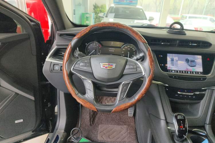 Used Cadillac XT5 2022 2.0T Two-Wheel Drive Luxury Version