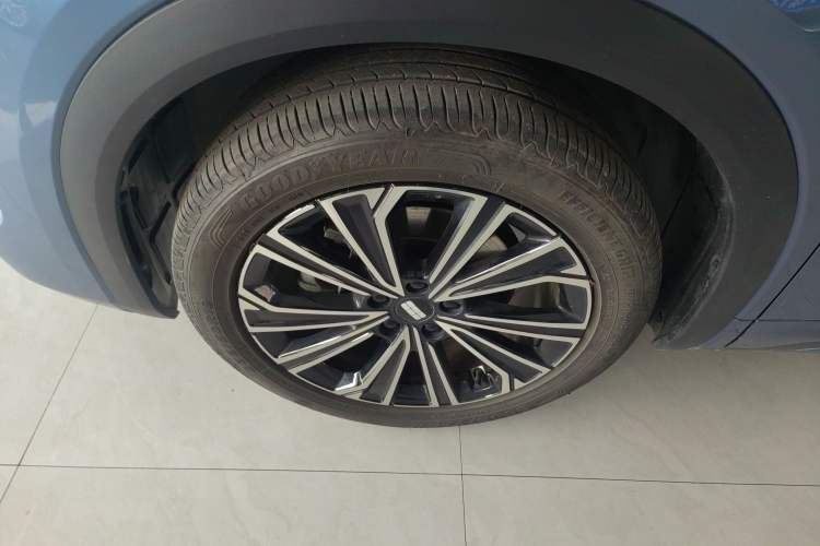 Used Geely Galaxy Galaxy Xingjian 7 EM-i 2025 120km Flagship Edition
