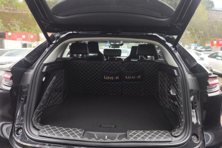 Used CHANGAN UNI-K 2024 2.0T Two-Wheel Drive YueShang Trim
