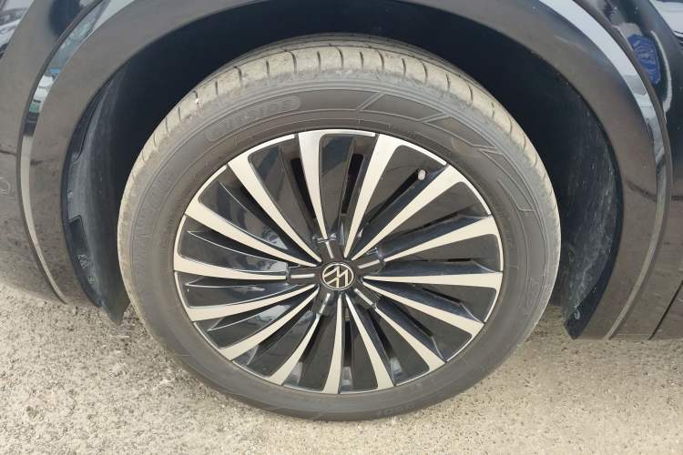 Used Volkswagen Viloran 2024 380TSI Premium Edition
