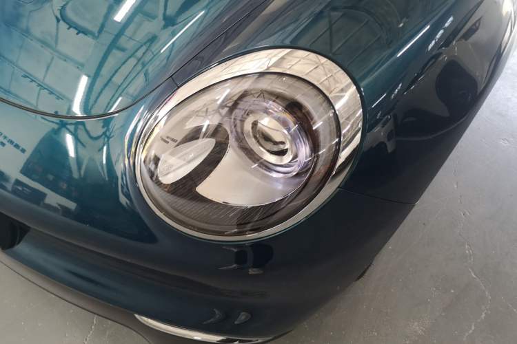 Used ORA Good Cat 2023 401 km Standard Range Luxury Version Lithium Iron Phosphate
