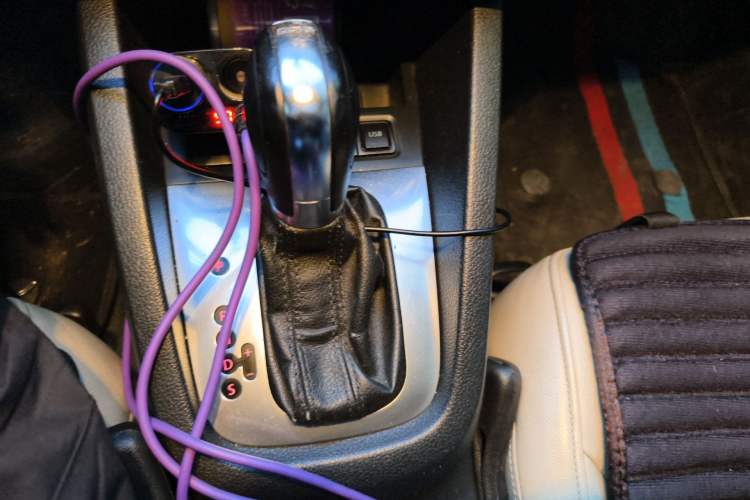 Used Volkswagen Sagitar 2012 1.4TSI Automatic Luxury Edition Gear Lever