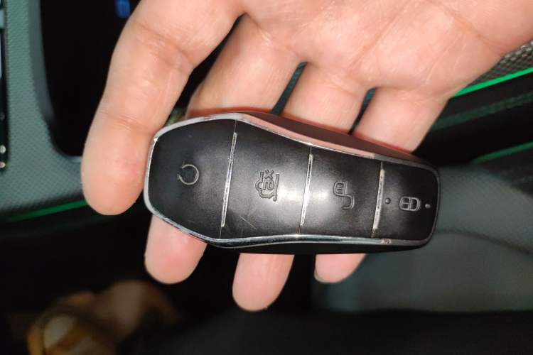 Used BYD Han 2022 EV 610 km All-Wheel-Drive Qianshan Cui Limited Edition Vehicle Key