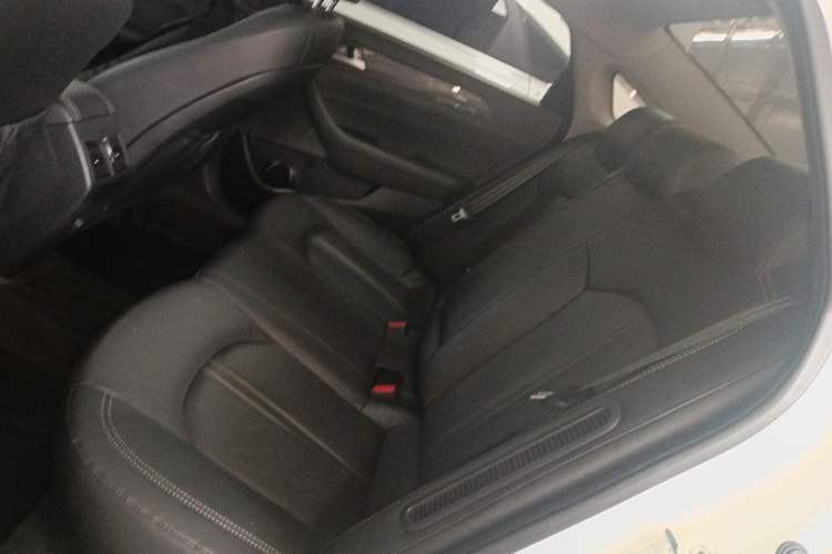 Used Hyundai Sonata Plug-in Hybrid 2018 2.0 PHS Smart Connect Version China VI Standard Left Rear Seat