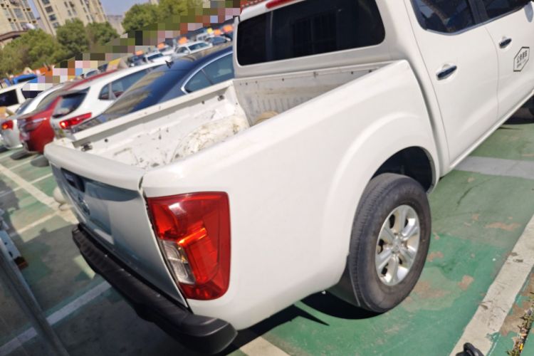 Used Nissan Navara 2021 2.5L Facelift Manual Two-Wheel Drive Comfort Version QR25

