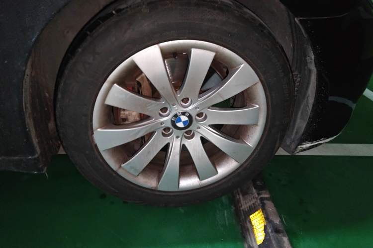 Used BMW 7 Series 2009 740Li Leading Model Right Front Wheel Hub