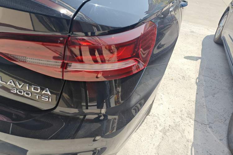 Used Volkswagen Lavida 2023 300TSI DSG Full-Comfort Edition Right Rear Taillight