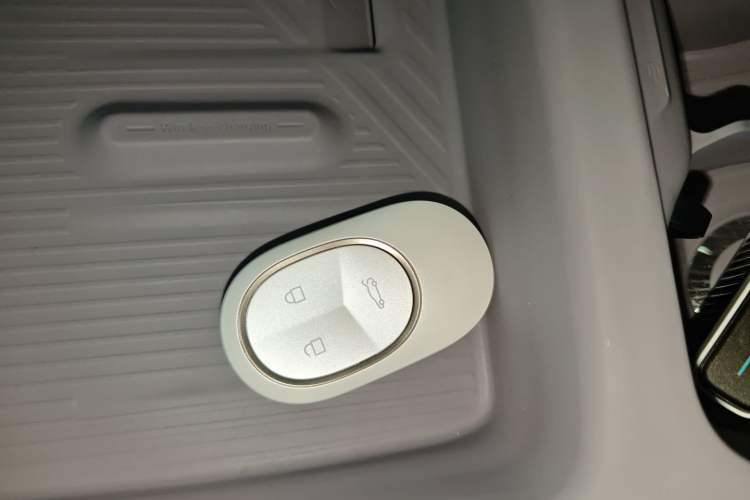 Used Nio ET5T 2025 75 kWh Touring