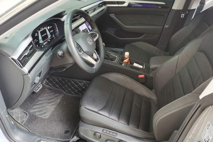 Used Volkswagen FAW-Volkswagen CC 2023 Hunting Vehicle 380TSI Hunter's Heart Edition Left Front Seat