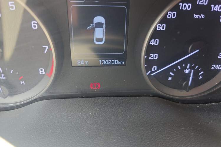 Used Hyundai Elantra (6th Generation / Lingdong) 2016 1.6L Automatic ZhiXuan – Elite Version Odometer Close Up