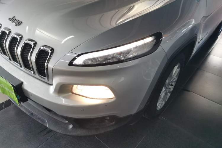 Used Jeep Cherokee 2016 2.4L Leading Edition