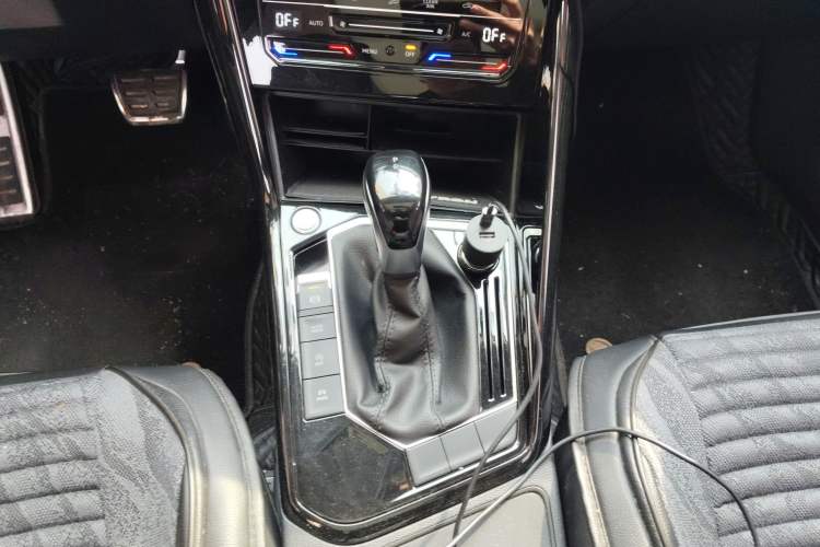 Used Volkswagen Tayron 2021 280TSI Two-Wheel Drive Luxury Smart Connectivity Version Gear Lever