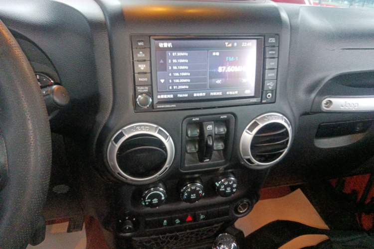 Used Jeep Wrangler 2014 2.8TD Sahara Four-Door Edition