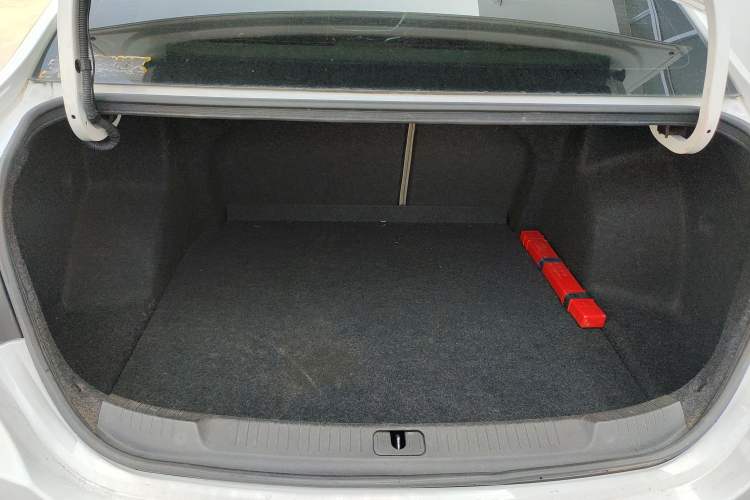 Used Buick GT 2015 15N Manual Luxury Version Trunk