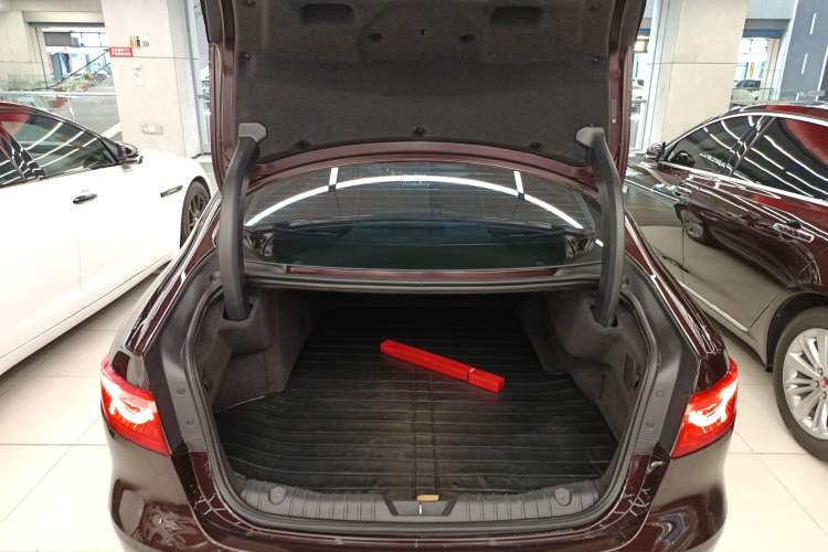 Used Jaguar XFL 2018 XFL 2.0T 250 PS Luxury Edition
