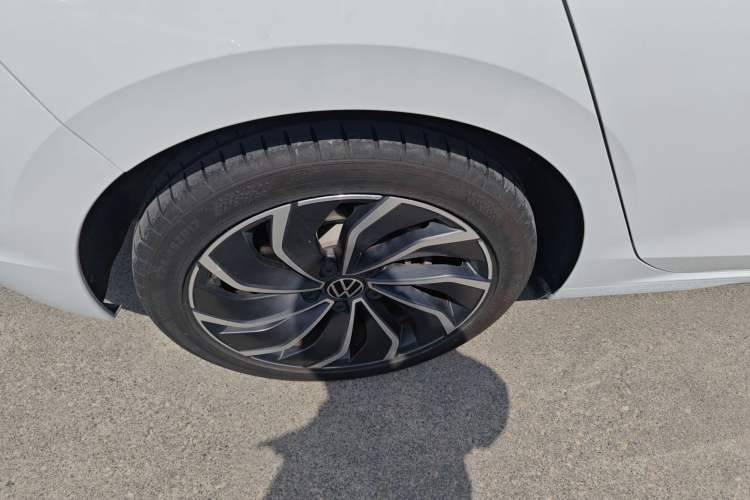 Used Volkswagen Golf 2021 280TSI DSG Pro Right Rear Wheel Hub